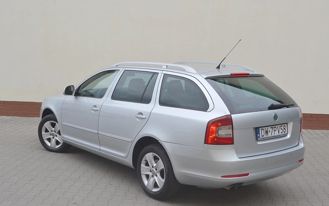 Skoda Octavia cena 17900 przebieg: 374800, rok produkcji 2011 z Gołańcz małe 277